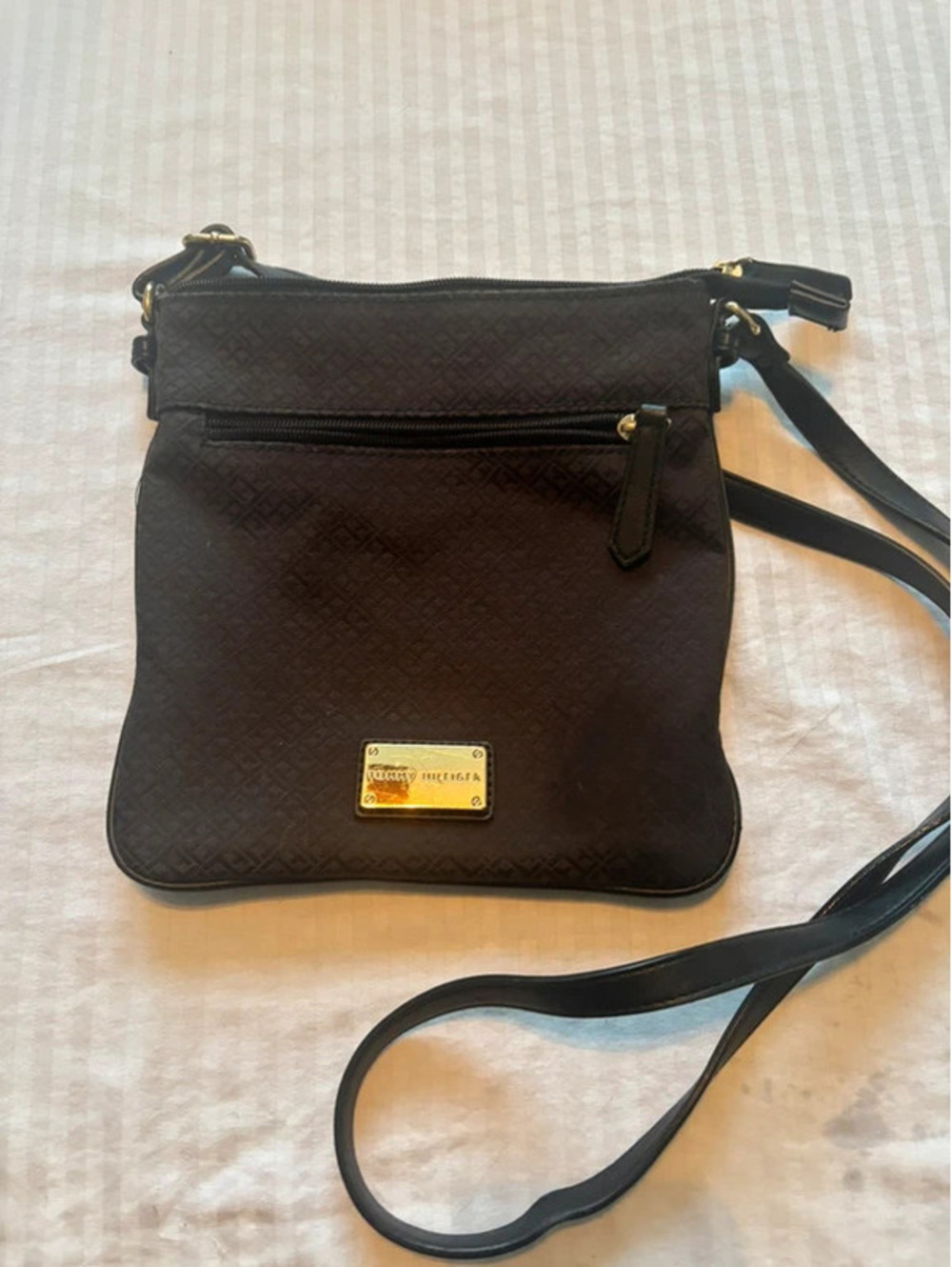 Black Tommy Hilfiger purse